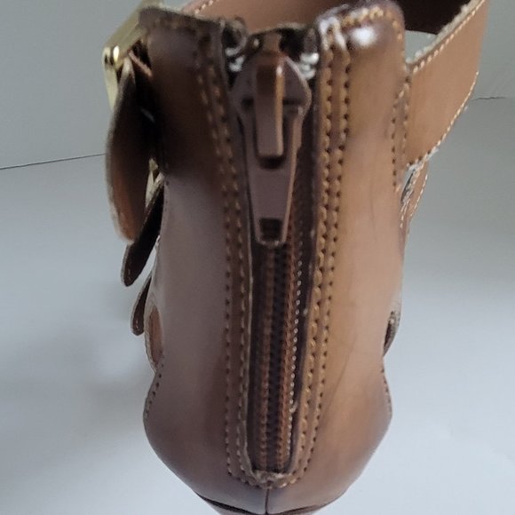 Brash Meridian Cognac/Brown Strapped Gold Buckled Sandals Size 6.5 - Picture 4 of 6